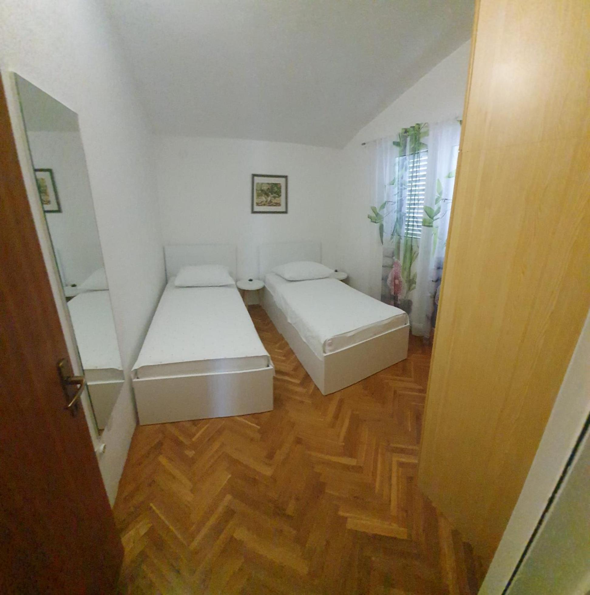 Apartments Garac Dugi Rat Kültér fotó