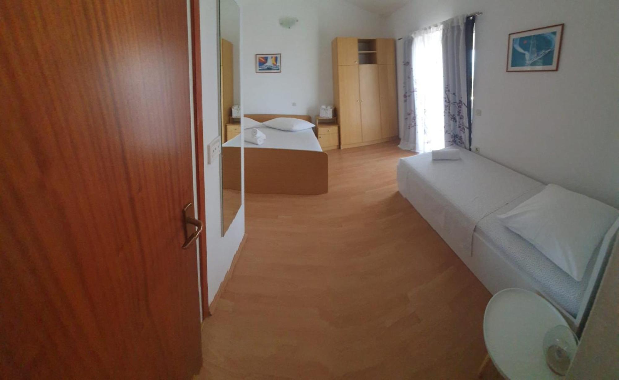 Apartments Garac Dugi Rat Kültér fotó