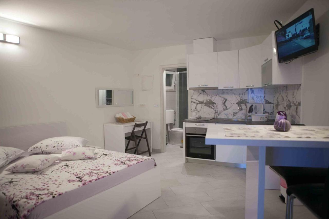 Apartments Garac Dugi Rat Kültér fotó